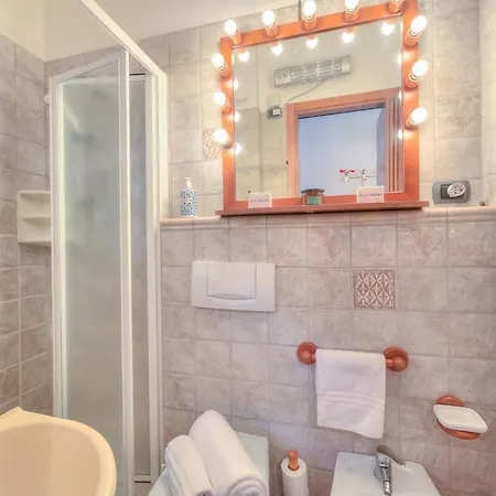 Lake Maggiore Dream Lake Front - Happy Appartement *